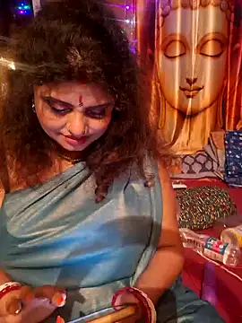 Snapshot of Maaya66 chatting on December 17, 2024, 10:32 pm Maaya66 online show from December 17, 2024, 10:32 pm