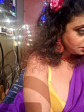 Snapshot of Maaya66 chatting on February 17, 2025, 9:41 pm Maaya66 online show from February 17, 2025, 9:41 pm