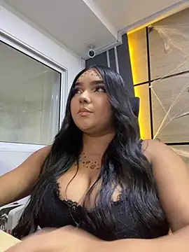 Snapshot of little_lissiee chatting on November 1, 2025, 12:01 am little lissiee online show from November 1, 2025, 12:01 am