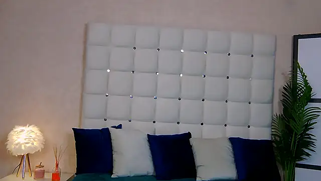 Snapshot of NicoleRosss chatting on March 14, 2025, 10:18 am NicoleRosss online show from March 14, 2025, 10:18 am