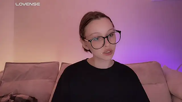 Snapshot of yourconcept chatting on December 3, 2025, 6:17 pm yourconcept online show from December 3, 2025, 6:17 pm