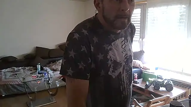 rosaeichel online show from March 4, 2026, 4:02 pm