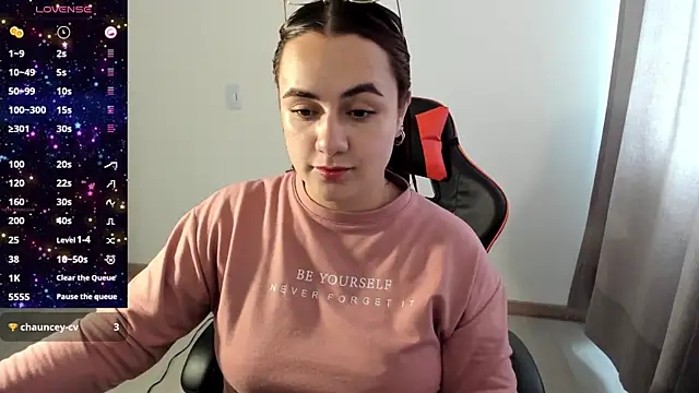 Snapshot of maryluna95 chatting on October 17, 2025, 7:16 pm maryluna95 online show from October 17, 2025, 7:16 pm