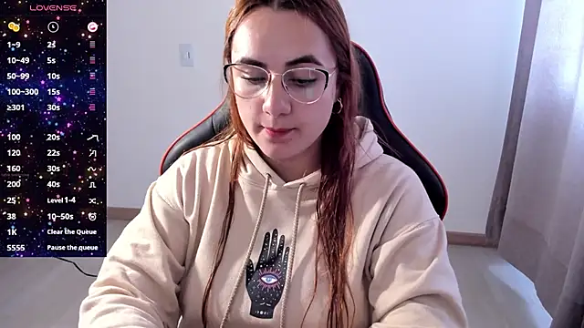 Snapshot of maryluna95 chatting on October 27, 2025, 2:10 pm maryluna95 online show from October 27, 2025, 2:10 pm