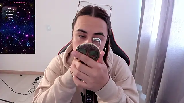 Snapshot of maryluna95 chatting on December 15, 2025, 8:02 pm maryluna95 online show from December 15, 2025, 8:02 pm