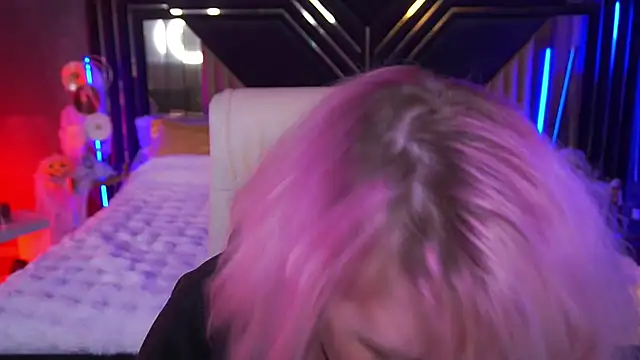 CoolTatis online show from November 2, 2025, 7:22 am