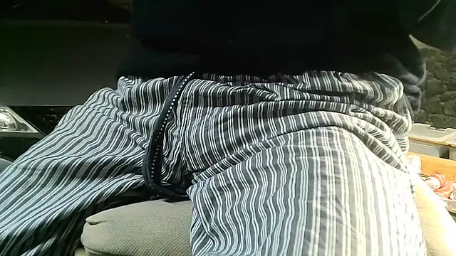 Snapshot of ewuich1 chatting on January 10, 2026, 7:15 pm ewuich1 online show from January 10, 2026, 7:15 pm