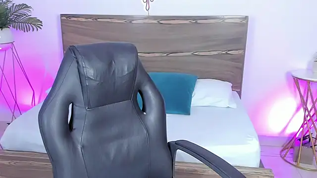 ivette bocelly online show from December 29, 2024, 10:25 pm