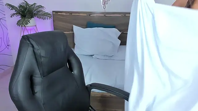 ivette bocelly online show from January 2, 2025, 10:22 pm