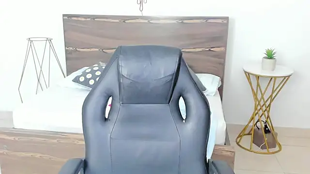 ivette bocelly online show from January 31, 2025, 7:18 pm