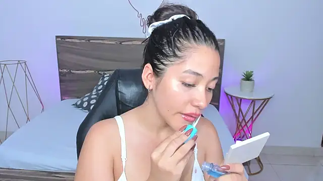 ivette bocelly online show from February 1, 2025, 10:34 pm