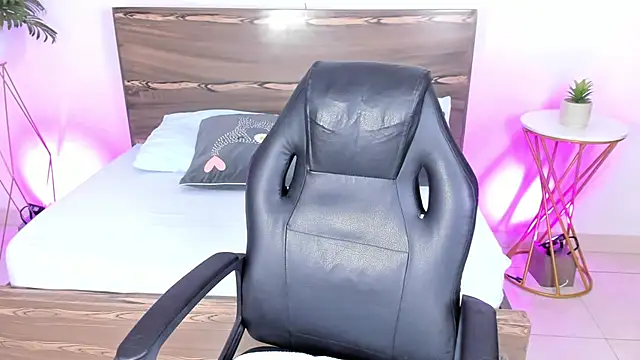 ivette bocelly online show from February 18, 2025, 7:41 pm