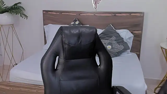 ivette bocelly online show from February 21, 2025, 8:16 pm