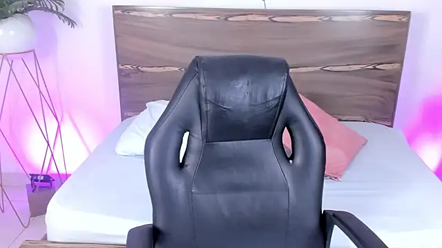 ivette bocelly online show from February 28, 2025, 10:17 pm