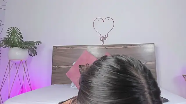 ivette bocelly online show from March 4, 2025, 10:49 pm