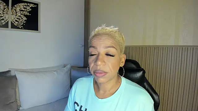 summer night  online show from December 14, 2025, 12:32 pm