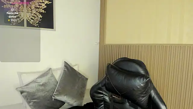 summer night  online show from February 12, 2026, 11:27 am