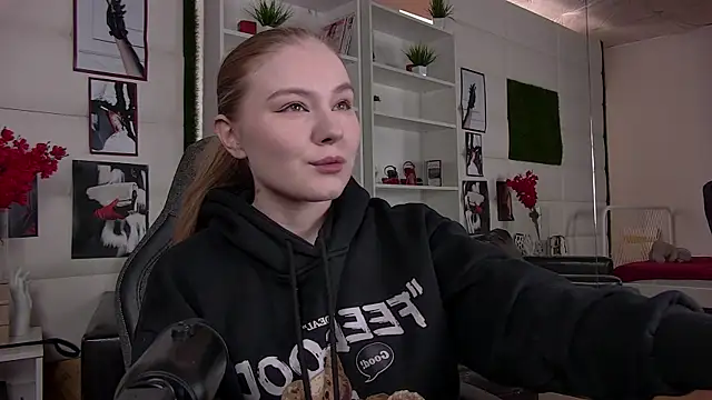 ValerieViolette online show from February 27, 2025, 9:32 am