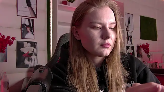 ValerieViolette online show from March 1, 2025, 9:18 am