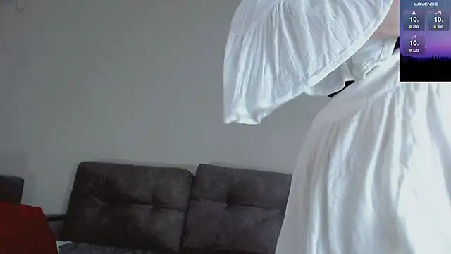 Amina Barbarian online show from November 8, 2025, 6:07 pm