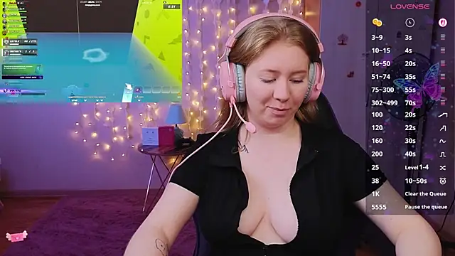 D0nna  online show from May 30, 2026, 2:36 pm