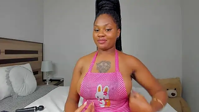 Renee-18 online show from May 25, 2026, 10:05 pm