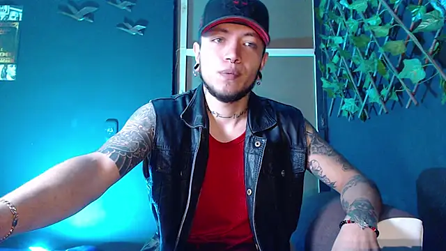 Dicaprioo  online show from November 14, 2025, 2:38 pm