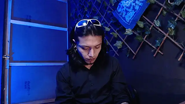 Dicaprioo  online show from November 27, 2025, 6:04 am