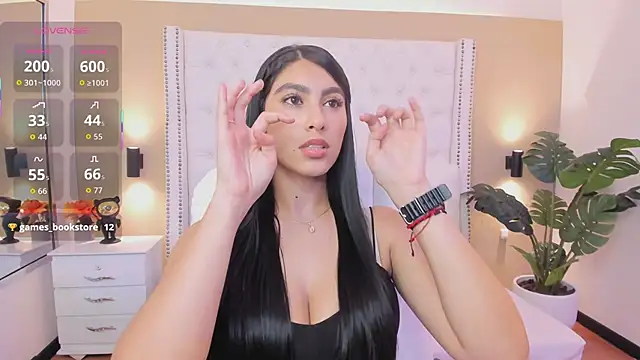 Snapshot of Emily_roux chatting on November 29, 2025, 4:37 am Emily roux online show from November 29, 2025, 4:37 am