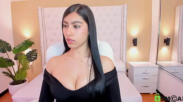 Snapshot of Emily_roux chatting on February 8, 2026, 3:37 pm Emily roux online show from February 8, 2026, 3:37 pm