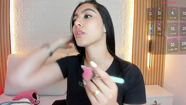 Snapshot of Emily_roux chatting on February 10, 2026, 9:52 pm Emily roux online show from February 10, 2026, 9:52 pm