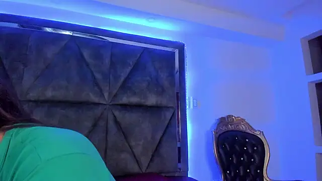 Elsalombardi  online show from February 10, 2025, 12:18 pm