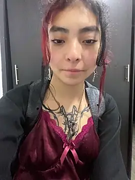 Snapshot of _Gothiccbitch_ chatting on December 18, 2024, 9:14 am Gothiccbitch online show from December 18, 2024, 9:14 am