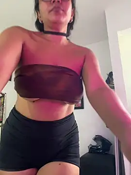 Snapshot of Rachell__420 chatting on October 23, 2025, 5:33 pm Rachell 420 online show from October 23, 2025, 5:33 pm