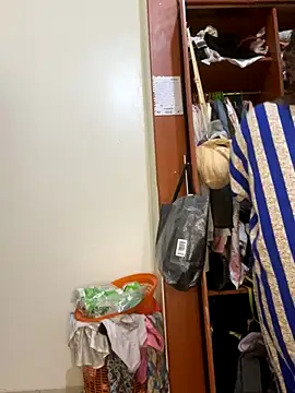 sweet18creamybigpussy online show from November 30, 2025, 5:39 pm