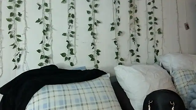 Erotic nayma online show from March 7, 2025, 2:01 pm