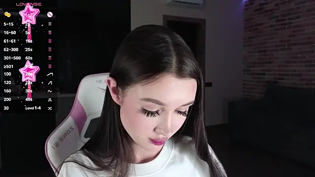 Snapshot of sweetiebones chatting on December 17, 2024, 2:11 pm sweetiebones online show from December 17, 2024, 2:11 pm