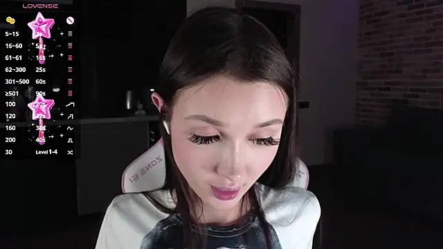 Snapshot of sweetiebones chatting on December 19, 2024, 2:13 pm sweetiebones online show from December 19, 2024, 2:13 pm