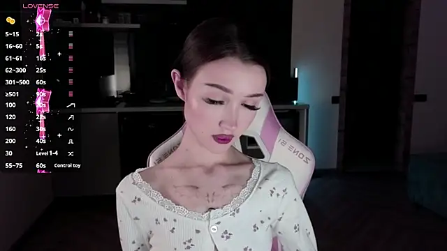 Snapshot of sweetiebones chatting on March 11, 2025, 12:39 pm sweetiebones online show from March 11, 2025, 12:39 pm