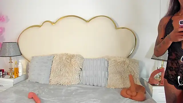 CahitlinBell online show from October 16, 2025, 4:13 am