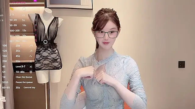 omaiiil online show from October 14, 2025, 1:34 pm