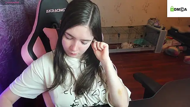 Snapshot of Crazy_forest_fairy chatting on December 21, 2025, 7:32 pm Crazy forest fairy online show from December 21, 2025, 7:32 pm