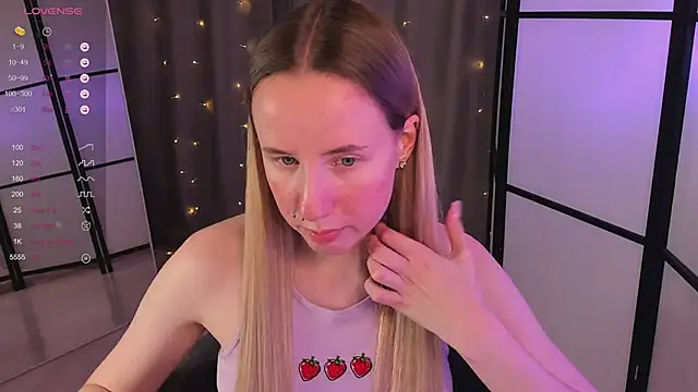 Snapshot of Cassie_Kelman chatting on February 22, 2025, 3:01 am Cassie Kelman online show from February 22, 2025, 3:01 am