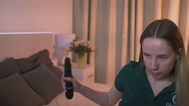 Snapshot of Cassie_Kelman chatting on March 5, 2025, 12:05 am Cassie Kelman online show from March 5, 2025, 12:05 am