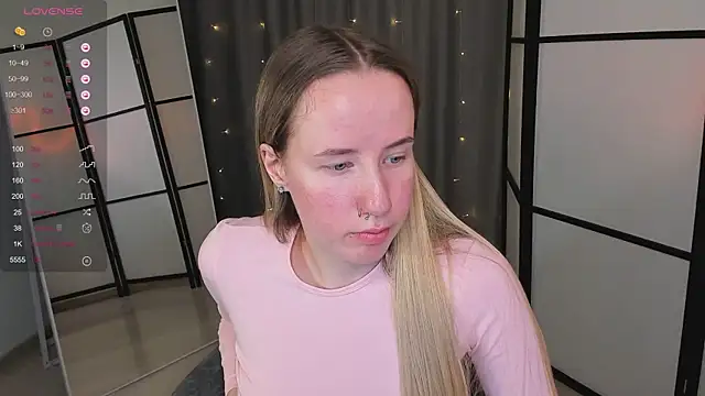 Snapshot of Cassie_Kelman chatting on March 22, 2025, 3:20 am Cassie Kelman online show from March 22, 2025, 3:20 am