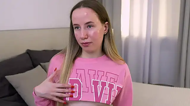 Snapshot of Cassie_Kelman chatting on October 13, 2025, 9:04 pm Cassie Kelman online show from October 13, 2025, 9:04 pm