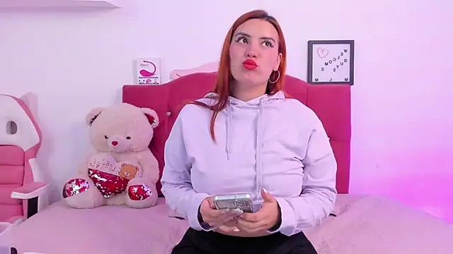 Snapshot of LucianaTomson chatting on January 13, 2025, 10:35 pm LucianaTomson online show from January 13, 2025, 10:35 pm