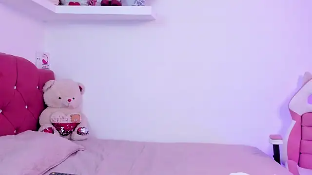 Snapshot of LucianaTomson chatting on February 15, 2025, 11:14 pm LucianaTomson online show from February 15, 2025, 11:14 pm