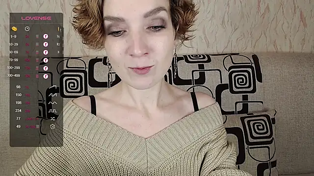 TinaWince online show from October 26, 2025, 4:40 am