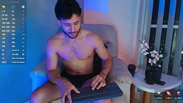 Valentinoford online show from March 7, 2025, 8:23 am